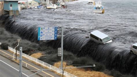 Japonya’da 7.4 şiddetinde deprem: Tsunami alarmı verildi
